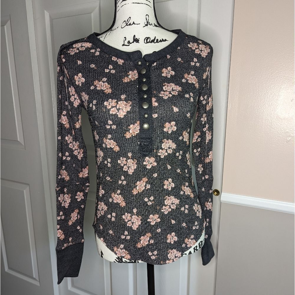 We the Free everest floral thermal